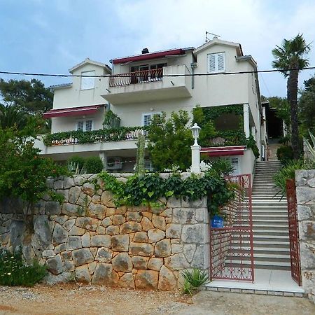 Apartments And Rooms Darinka Vrboska Esterno foto