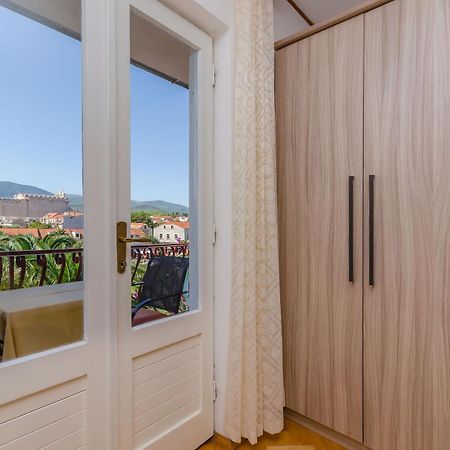 Apartments And Rooms Darinka Vrboska Esterno foto