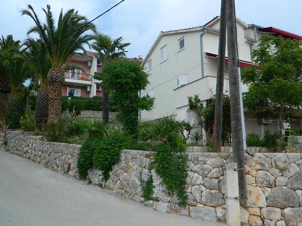 Apartments And Rooms Darinka Vrboska Esterno foto