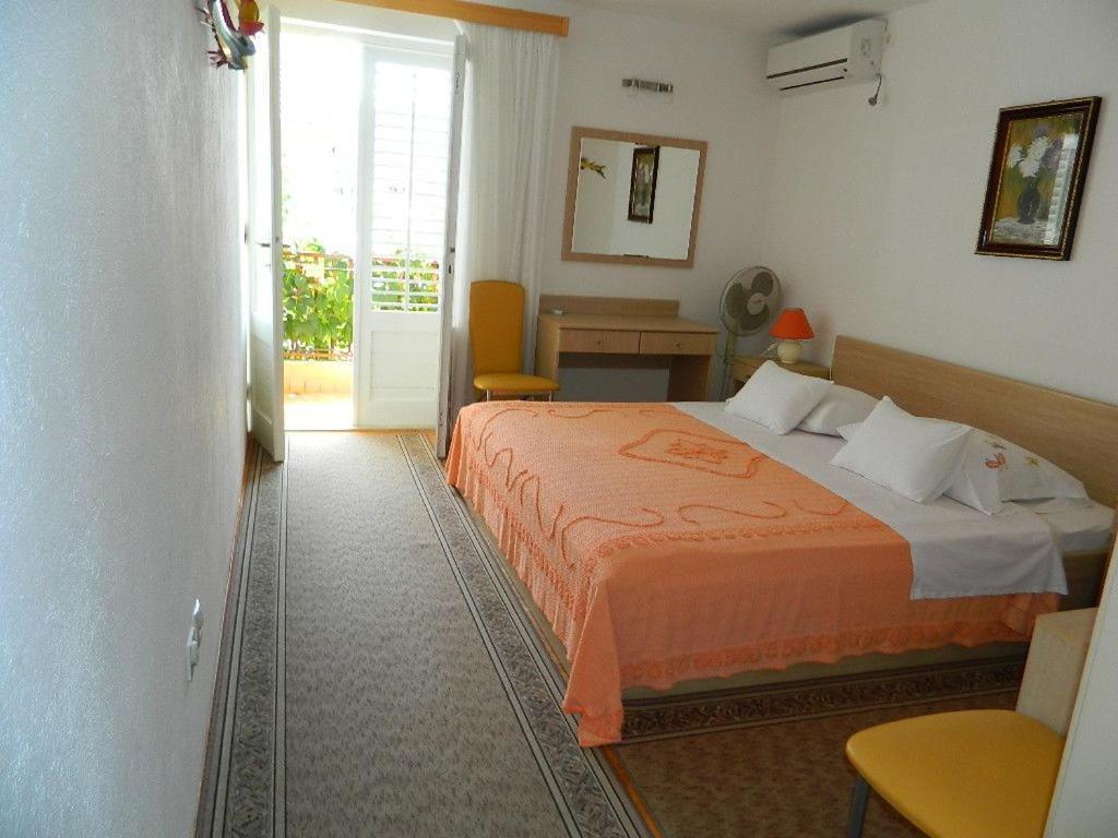Apartments And Rooms Darinka Vrboska Esterno foto