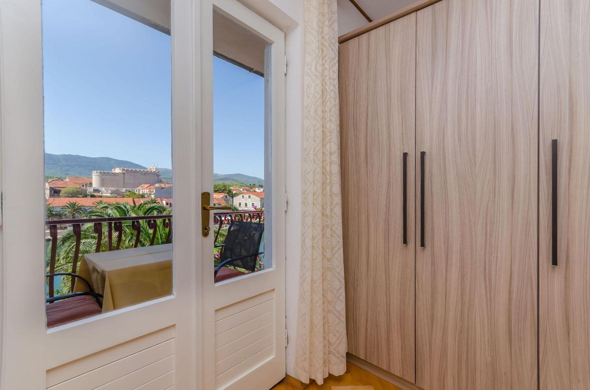 Apartments And Rooms Darinka Vrboska Esterno foto